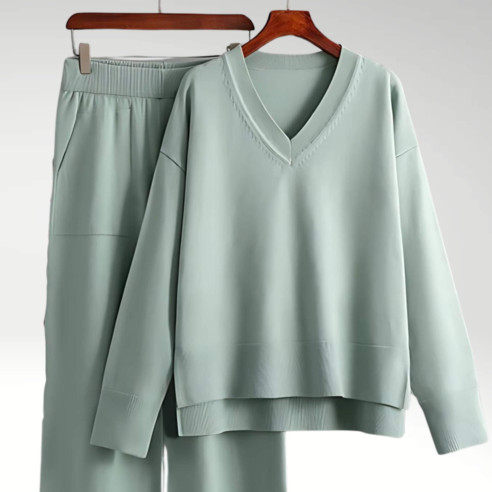 Varel | Completo di lusso a due pezzi con scollo a V